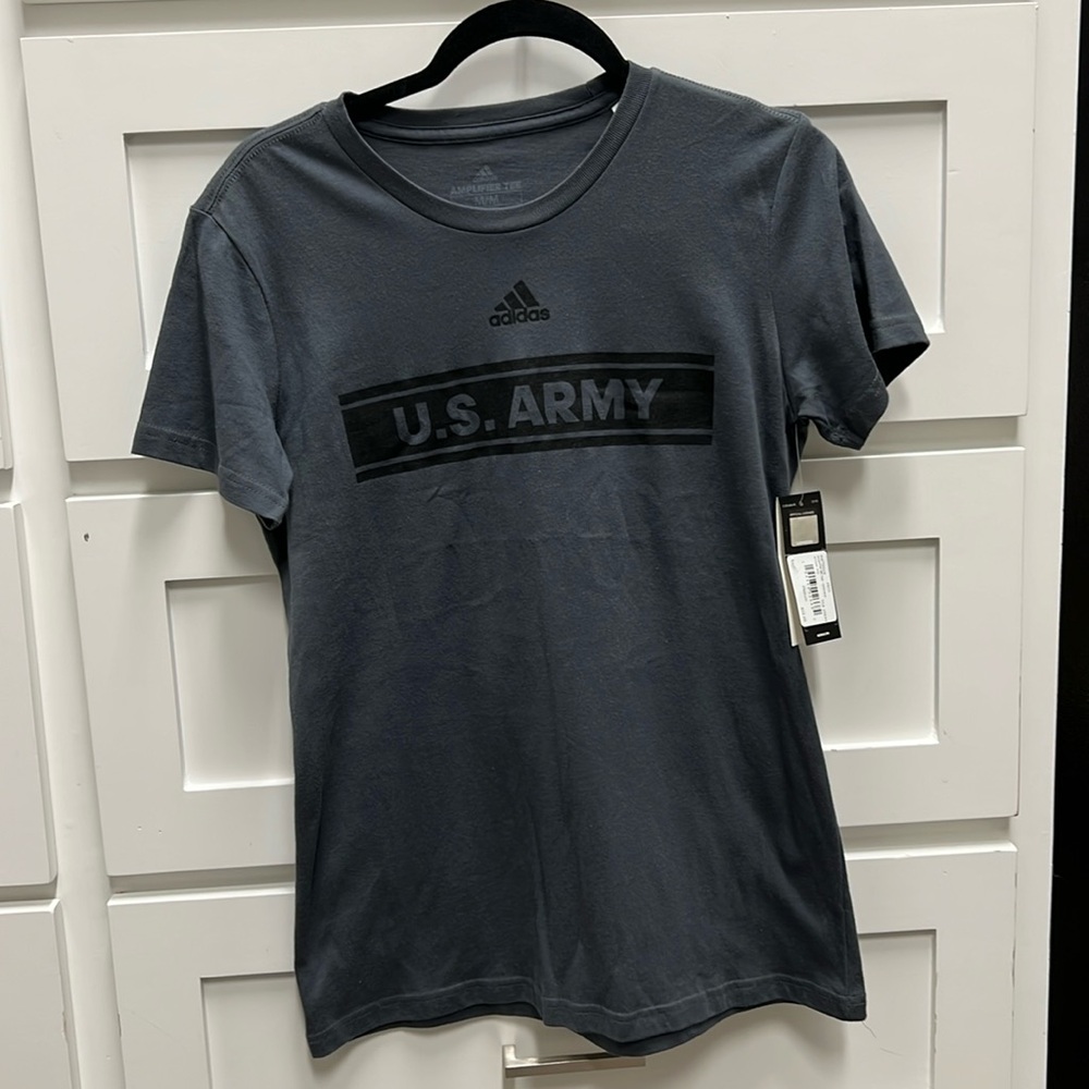 NWT - women’s Adidas U.S. Army t-shirt: Sz M